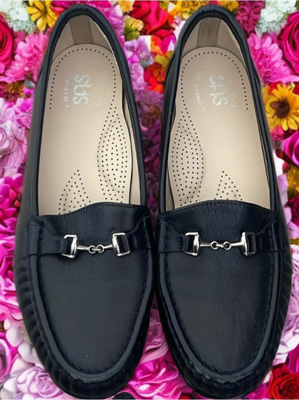 SAS Metro Slip on Black Leather Loafers with Silver Bit Detail 8.5 WIDE
